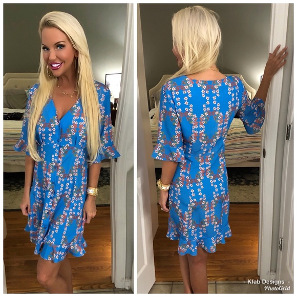 ❤️LAST 1! Blue Floral V Neck Ruffled Dress! - Picture 2 of 3